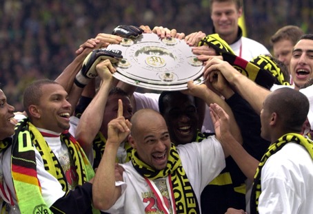 Borussia Dortmund feiert die Deutsche Meisterschaft 2001/02